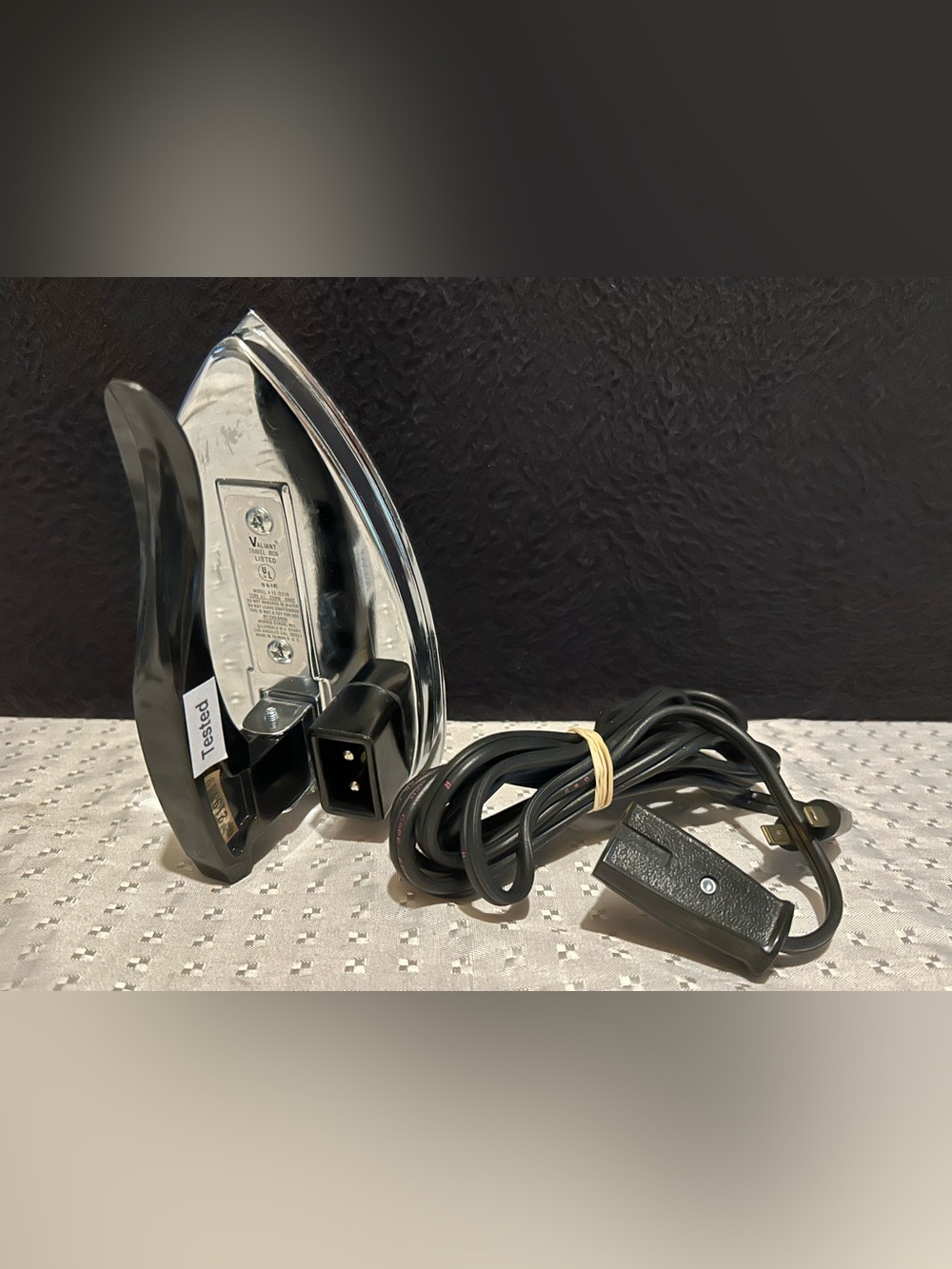 Vintage Travel Iron Valiant Electric Model 15/2319 - 120V-250W Tested Works